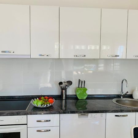 Ivana Apartment With Terrace Новаля Екстериор снимка