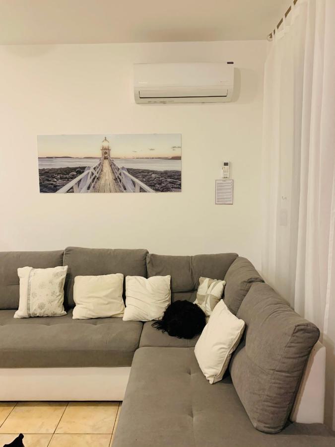 Ivana Apartment With Terrace Новаля Екстериор снимка